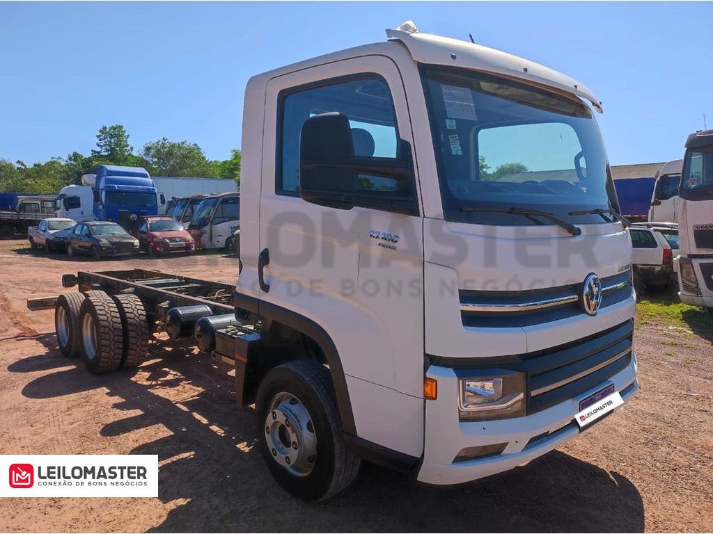 VOLKSWAGEN 13.180 DRC 6X2 2021 